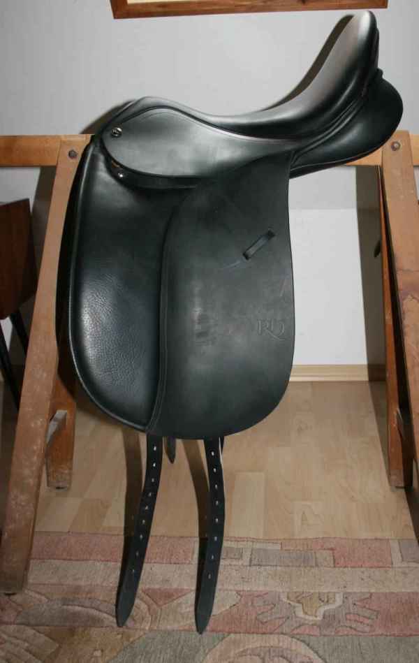 dressur_und_freizeitsattel_r1.jpg