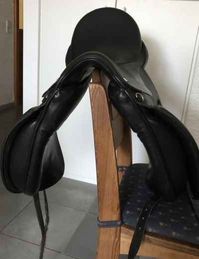 Dressursattel von der Firma Busse 